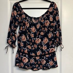 American Eagle Outfitters Off-Shoulder 3/4 Sleeve Top XL